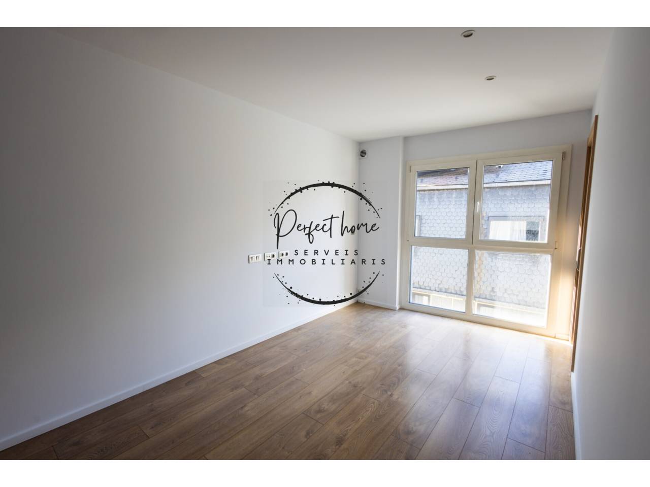 EN LLOGUER: EXCLUSIU ÀTIC DÚPLEX AL PLE COR DE VIVAND (ESCALDES)