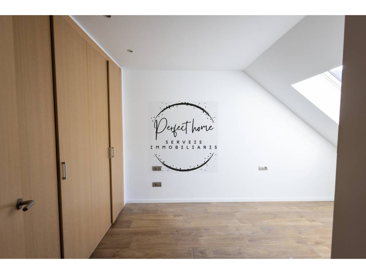 EN LLOGUER: EXCLUSIU ÀTIC DÚPLEX AL PLE COR DE VIVAND (ESCALDES)