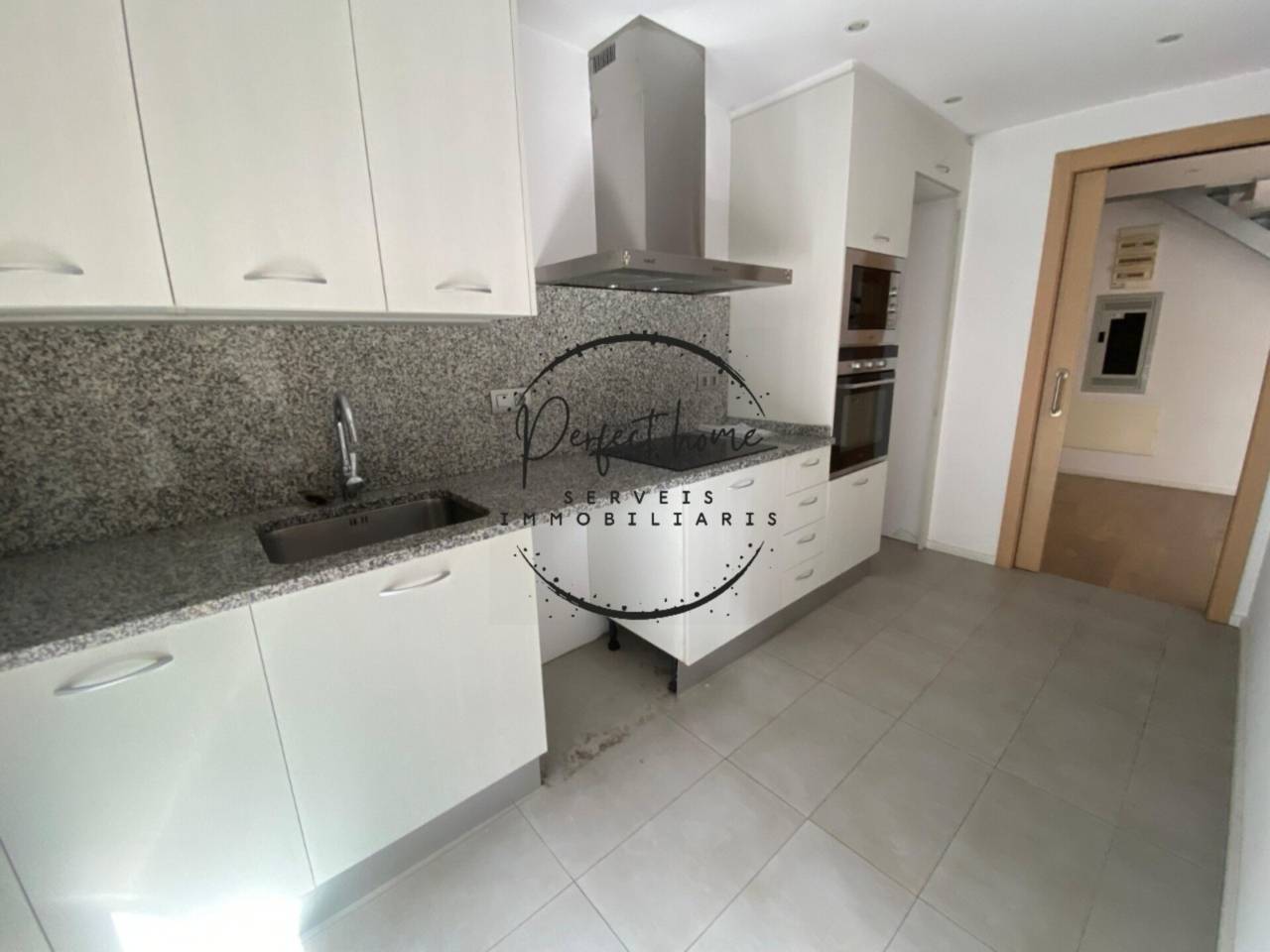 EN ALQUILER: EXCLUSIVO ÁTICO DÚPLEX EN PLENO CORAZÓN DE VIVAND (ESCALDES)