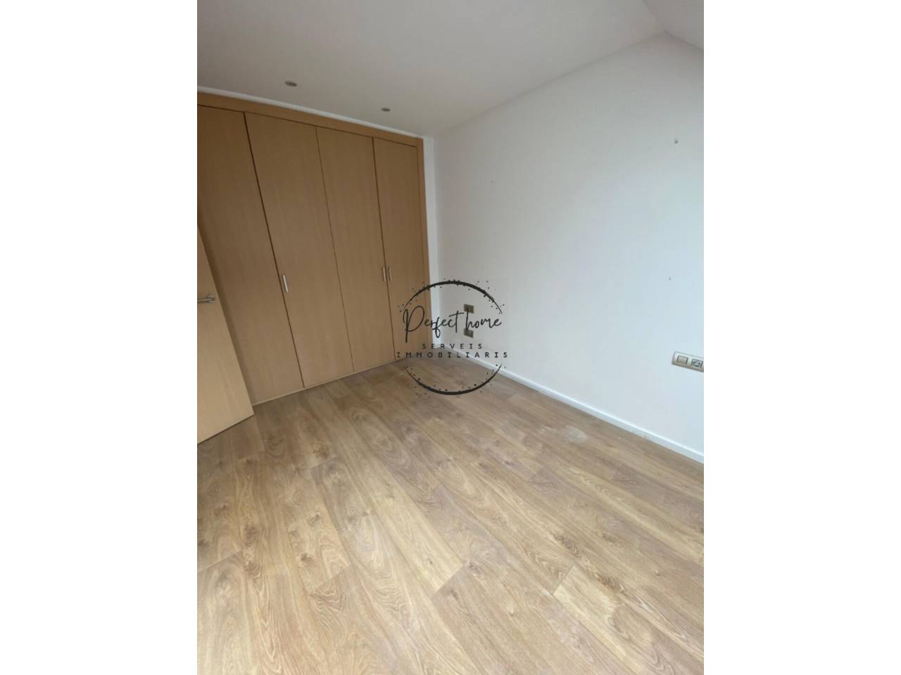 EN ALQUILER: EXCLUSIVO ÁTICO DÚPLEX EN PLENO CORAZÓN DE VIVAND (ESCALDES)