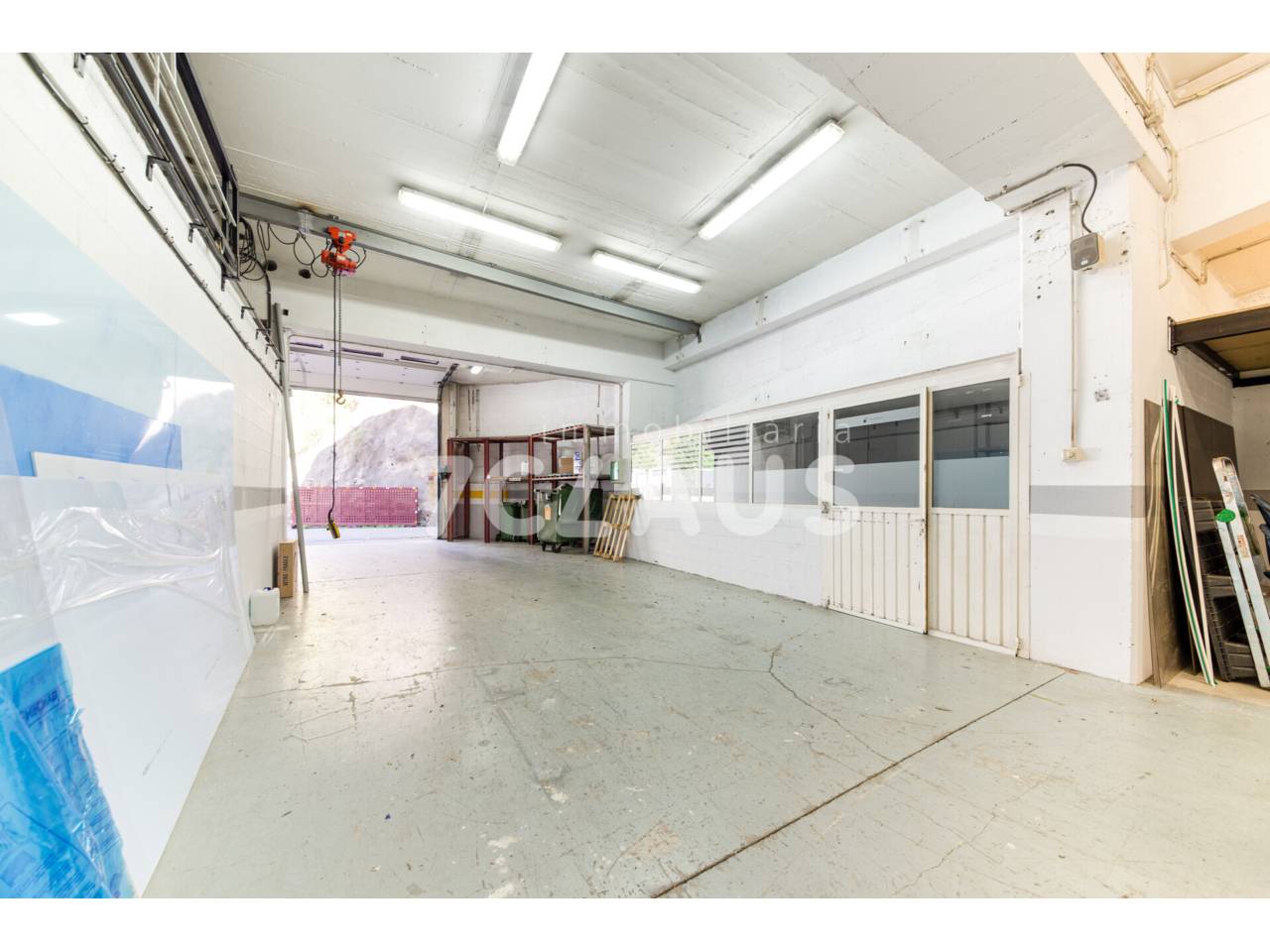 Nave situada en Sant Julià