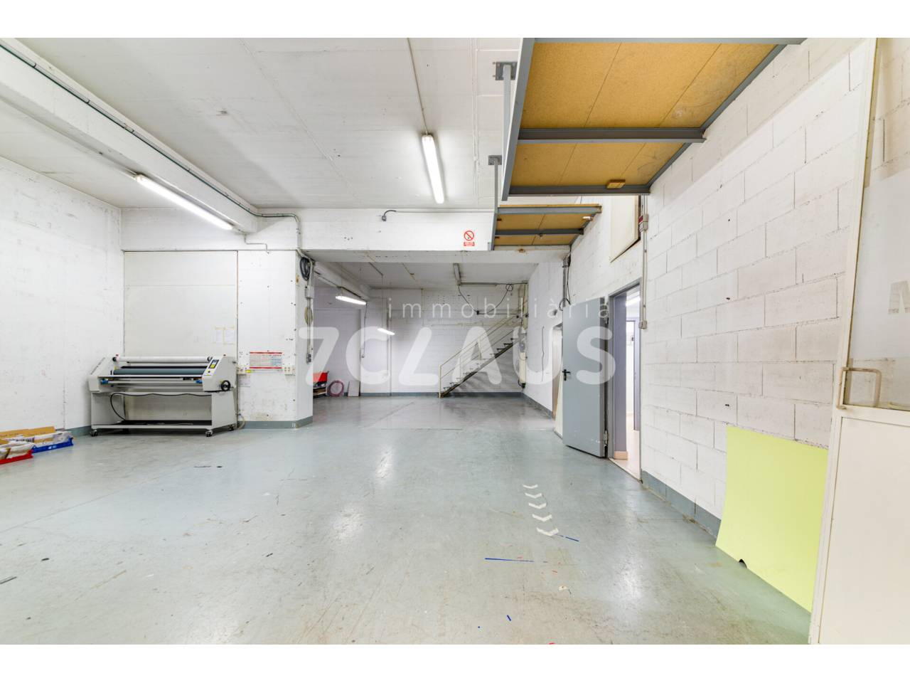 Nave situada en Sant Julià