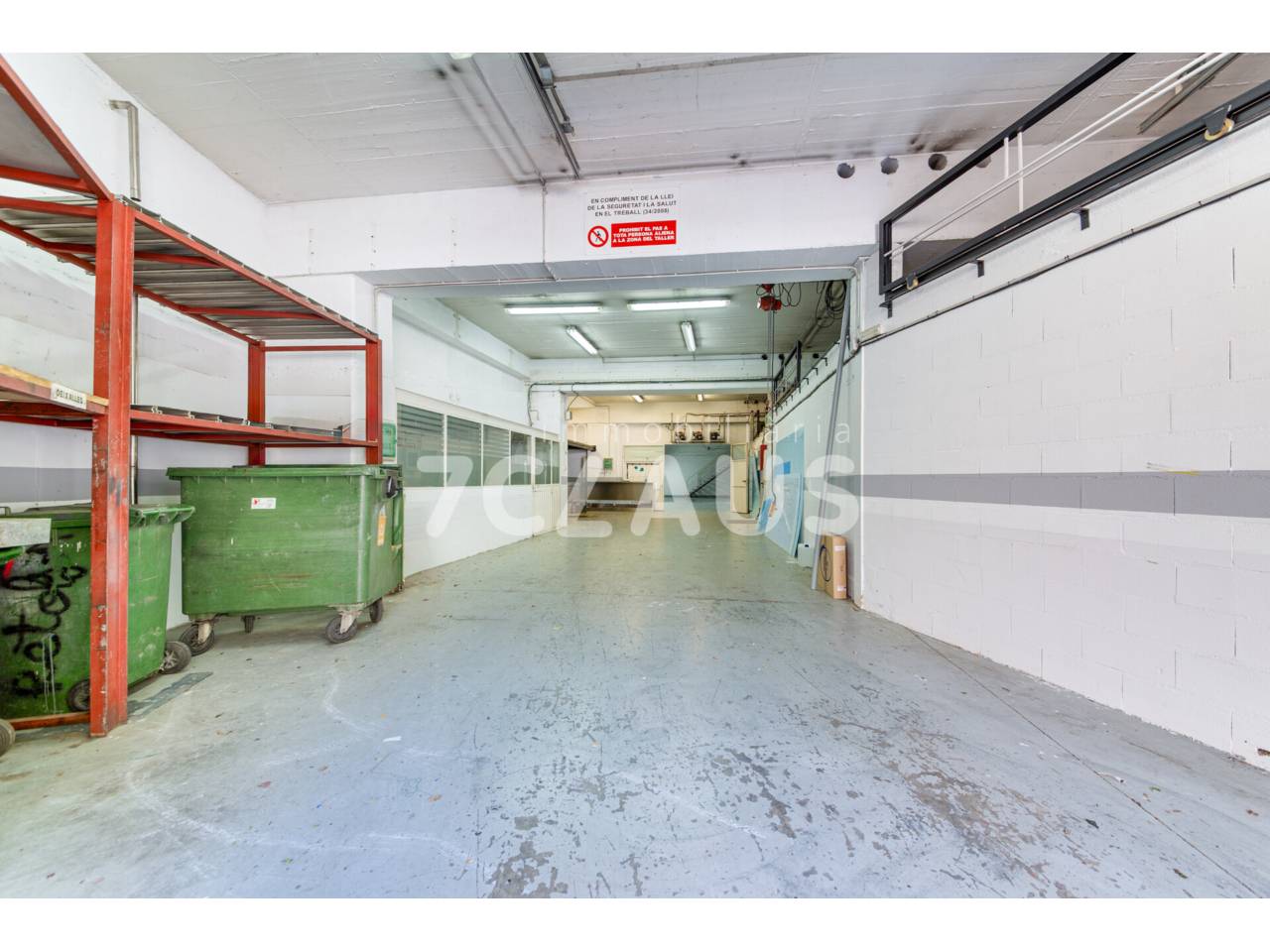 Nave situada en Sant Julià