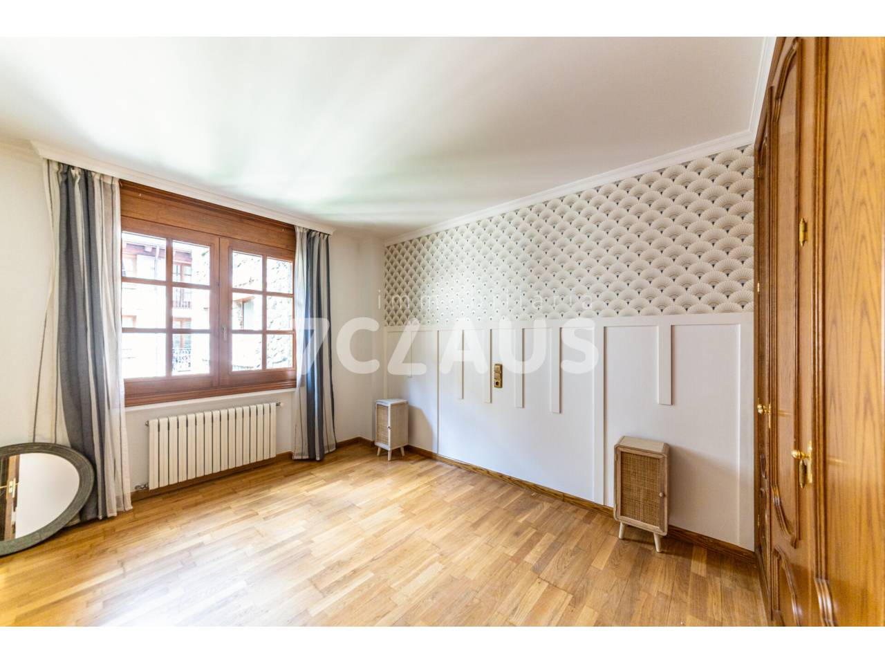 Amplio piso en venta situado en Sispony 14