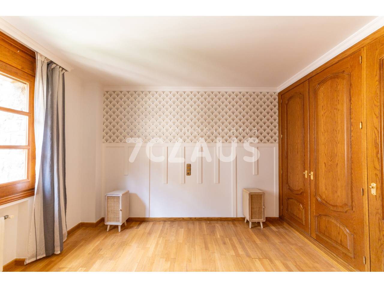 Amplio piso en venta situado en Sispony 15