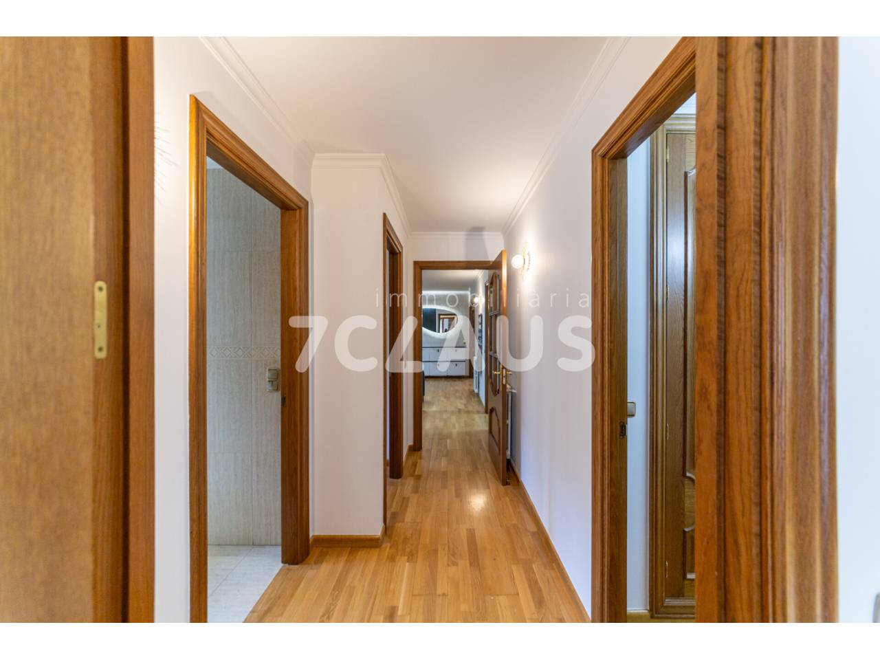 Amplio piso en venta situado en Sispony 25