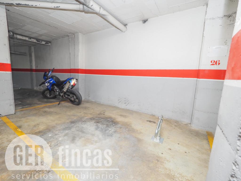 Parking para coche pequeño o motos, con ascensor en Can Boada