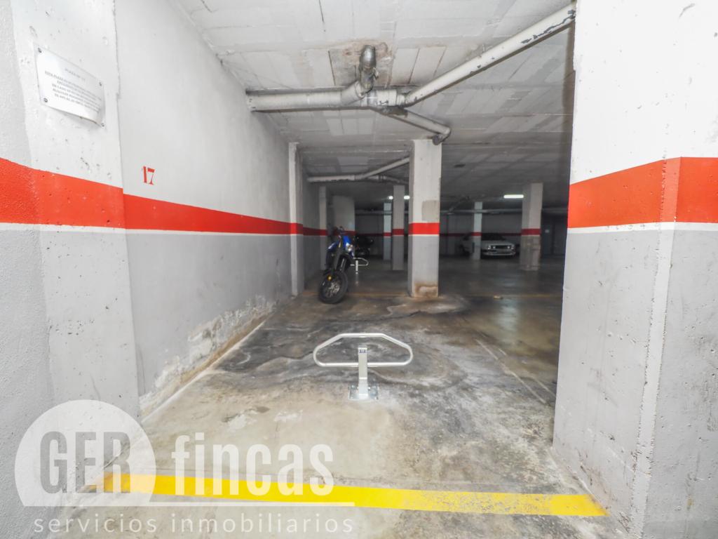 Plaza con ascensor para coche pequeño o motos en Can Boada