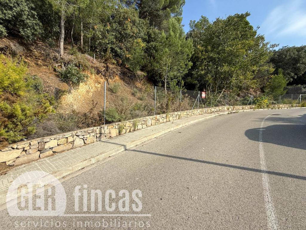 Amplio terreno edificable de 1.536 m² con vistas en Matadepera