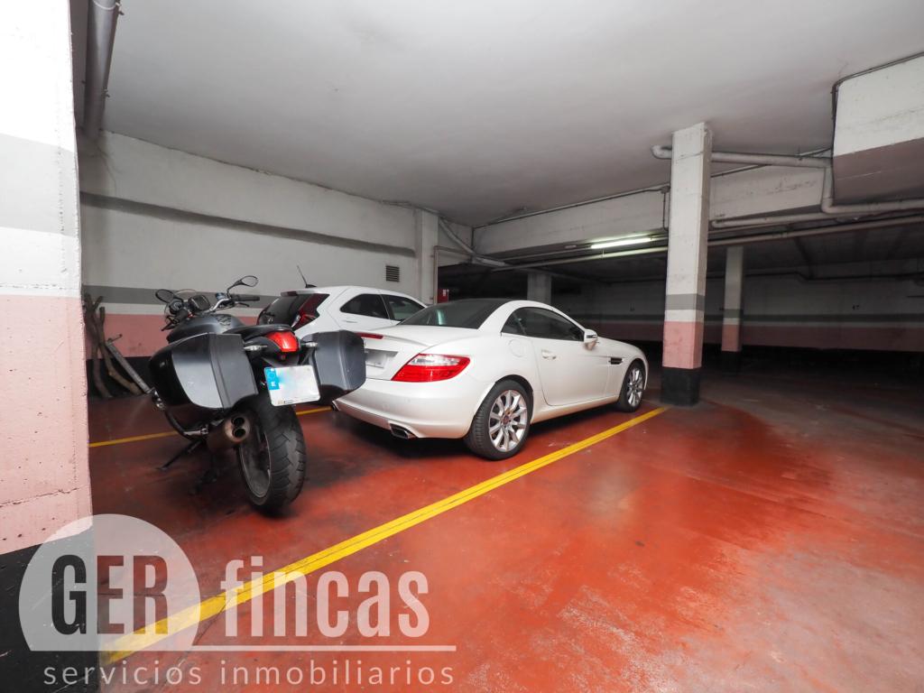 Plaza de parking cerrada de 20 m² con sistema de seguridad