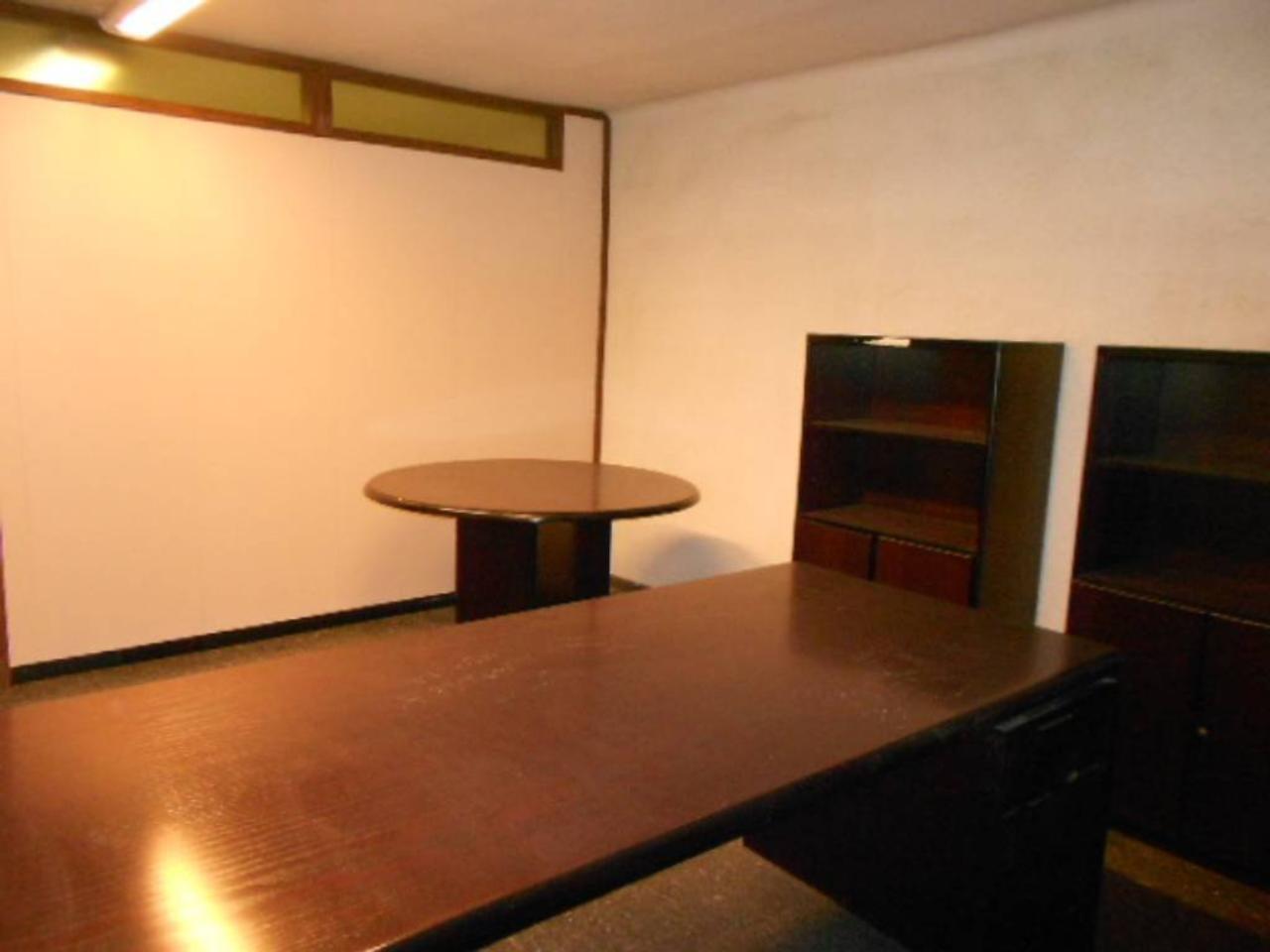 Local en Passeig i Rodalies