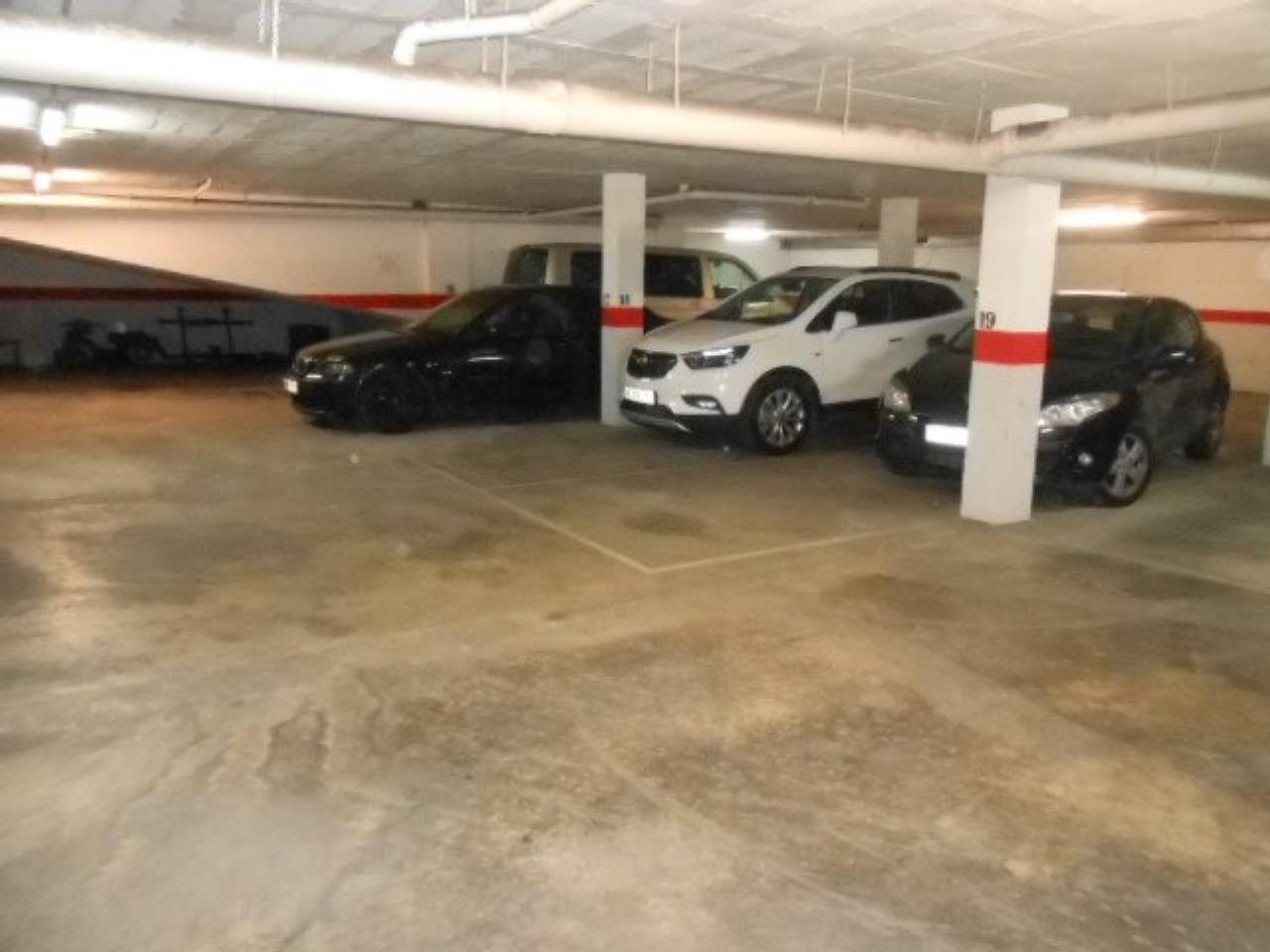 Parking en ZONA IGLESIA