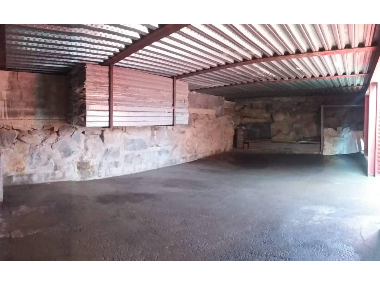 Local en ZONA P.I. LES VIVES