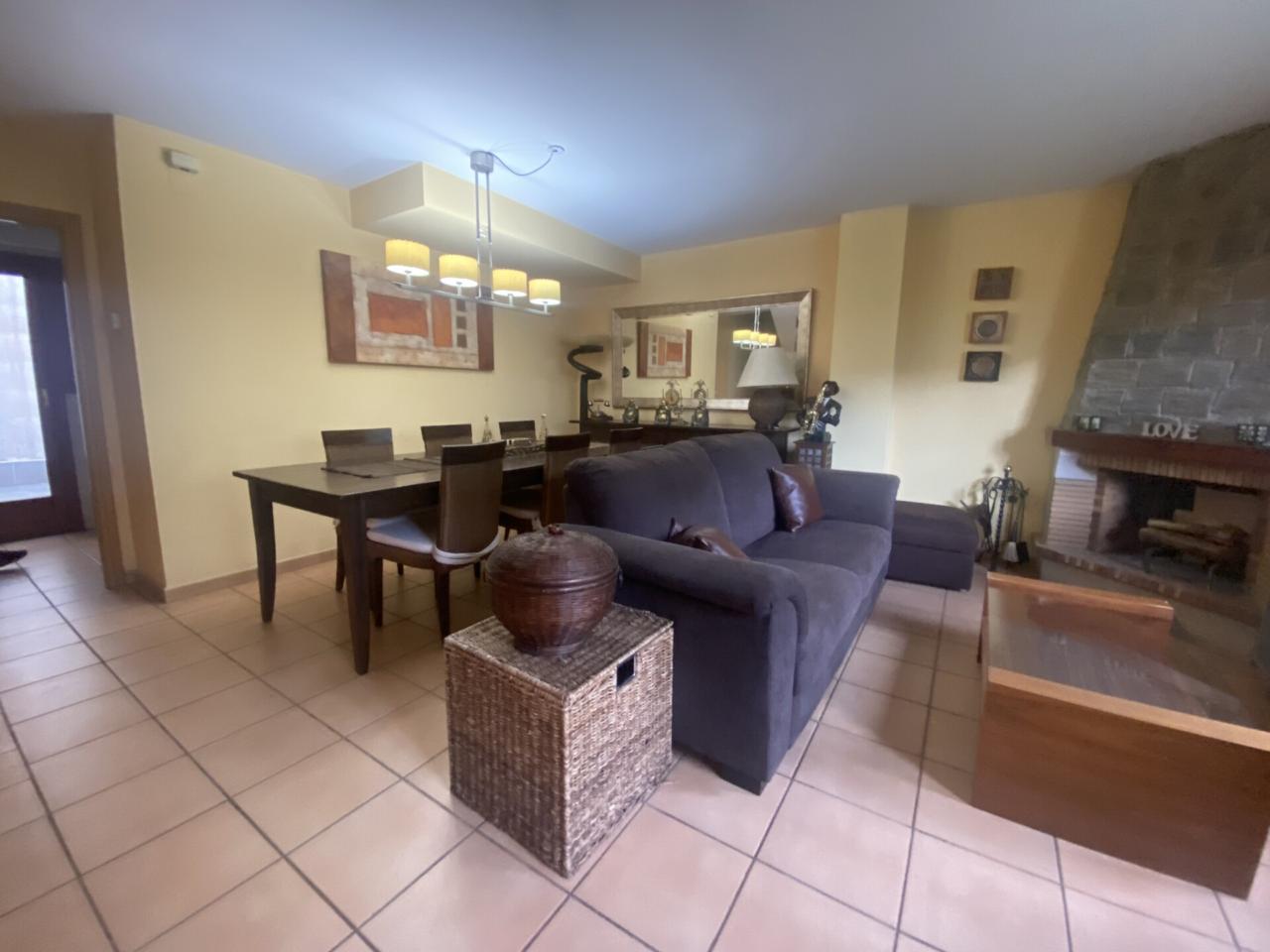 Casa aparellada en venda  LA COMELLA