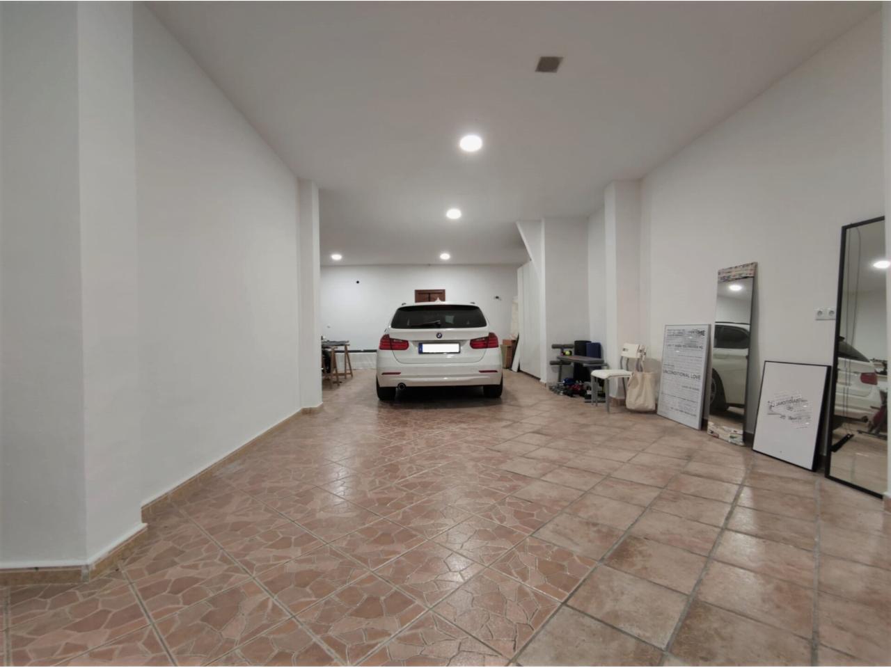 Parking en A TOCAR DEL CARRER BRUC (Manresa)