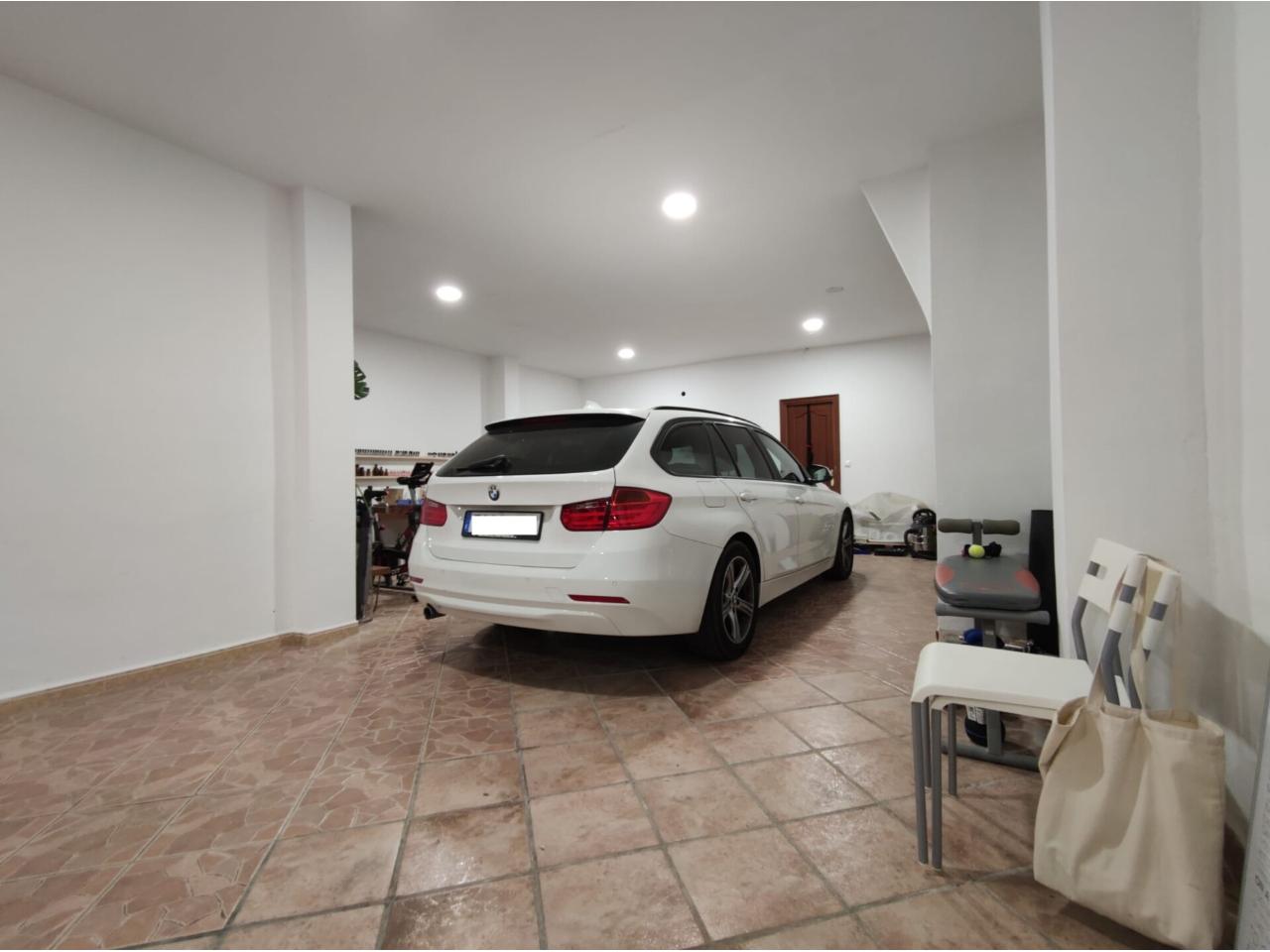 Parking en A TOCAR DEL CARRER BRUC (Manresa)