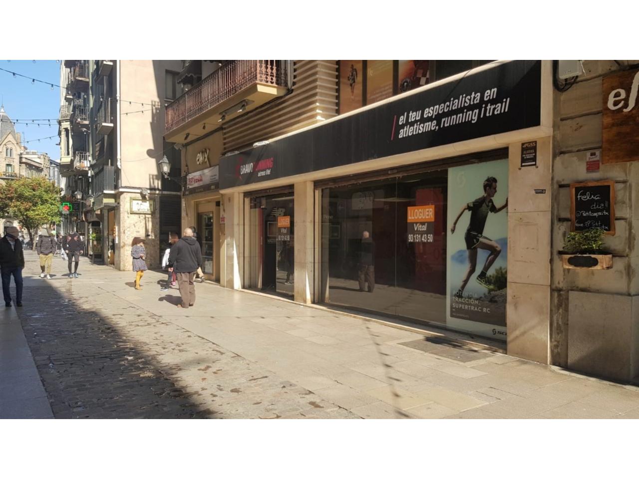 Local en CARRER BORN (Manresa)