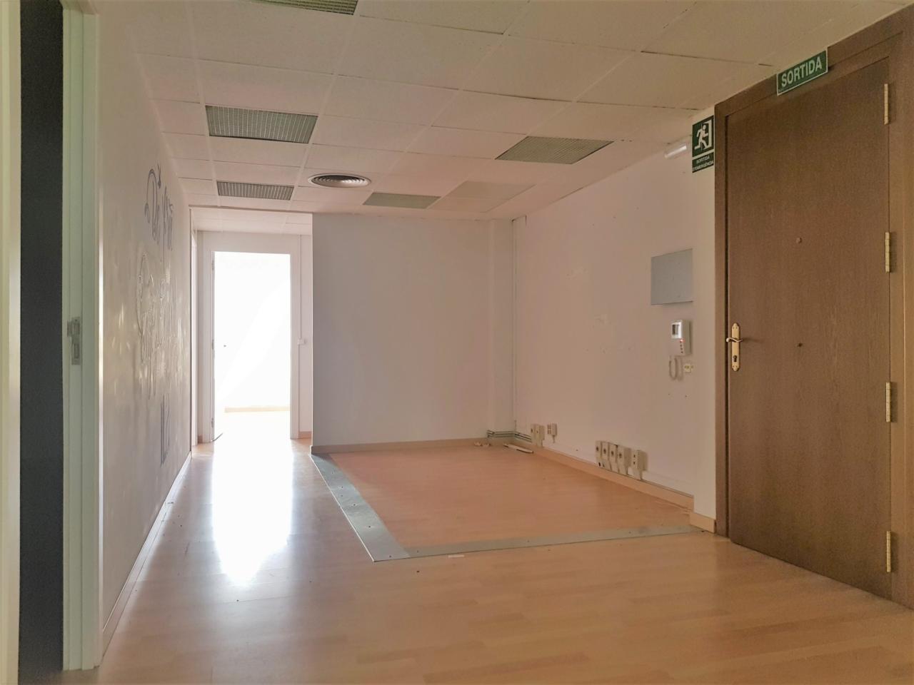 Oficina en PASSEIG (Manresa)