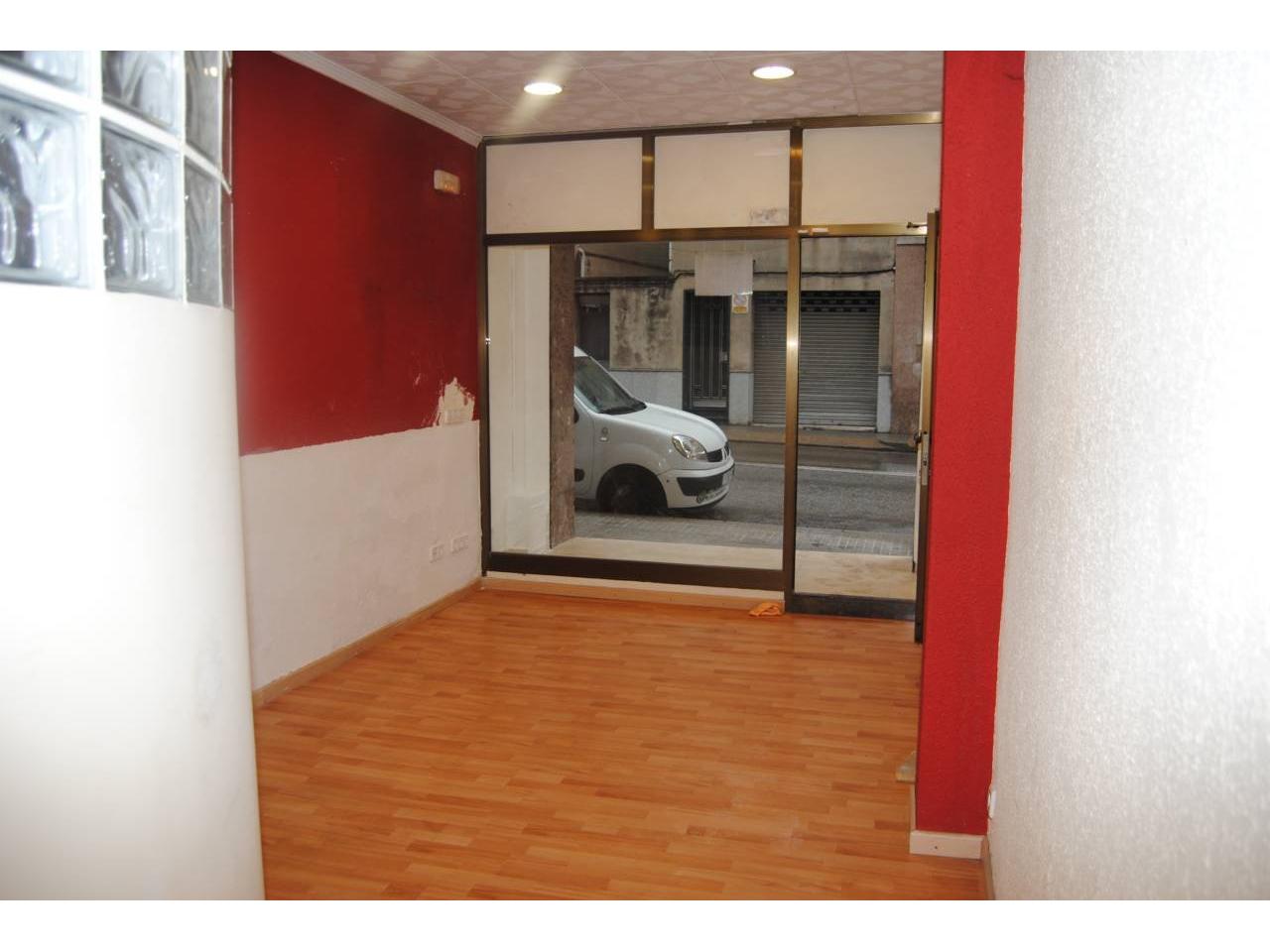 Local en ZONA RENFE (Sant Vicenç de Castellet)