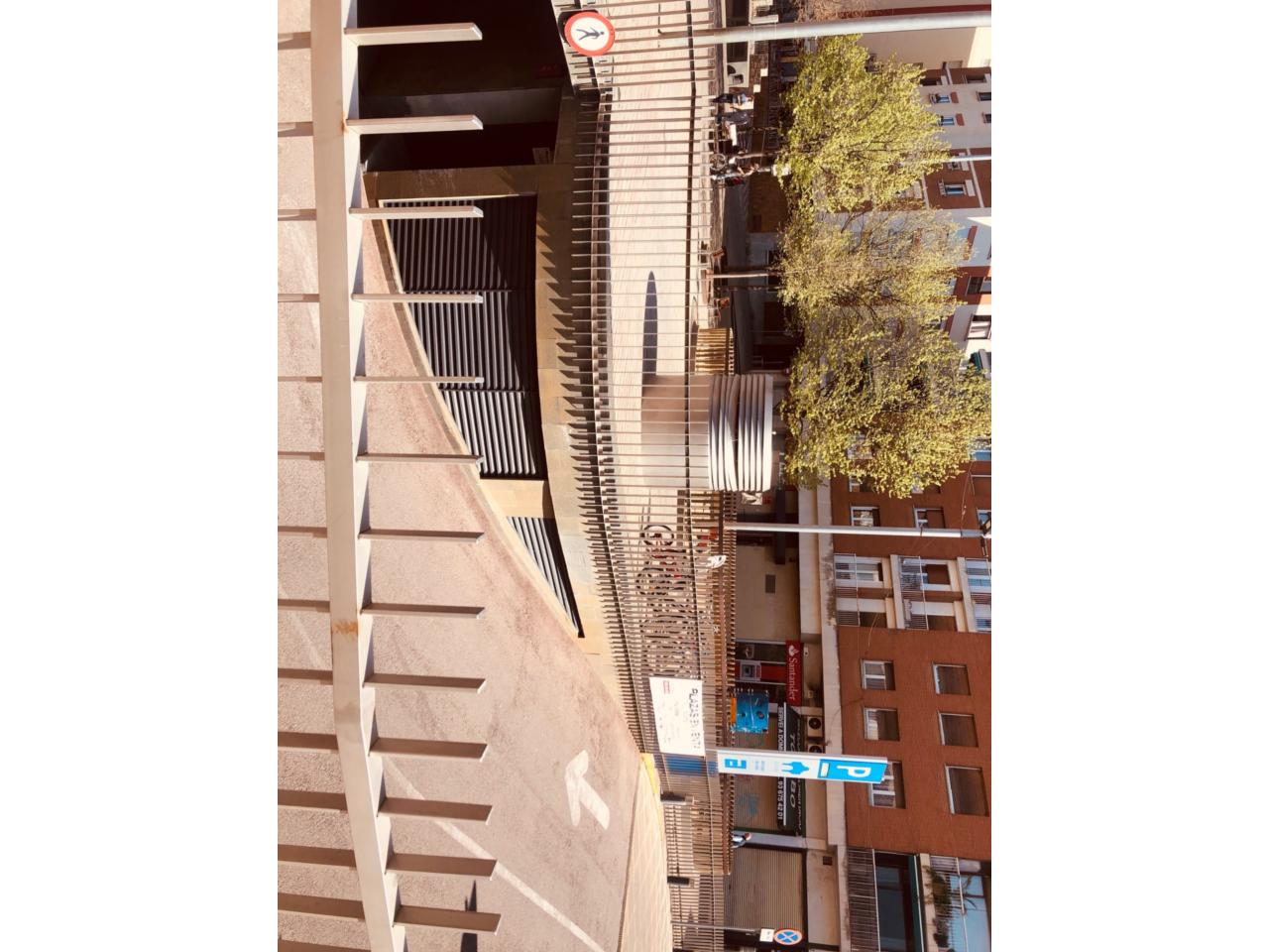 101 PISOS | Agencia Inmobiliaria - Garaje en venta en AJUNTAMENT