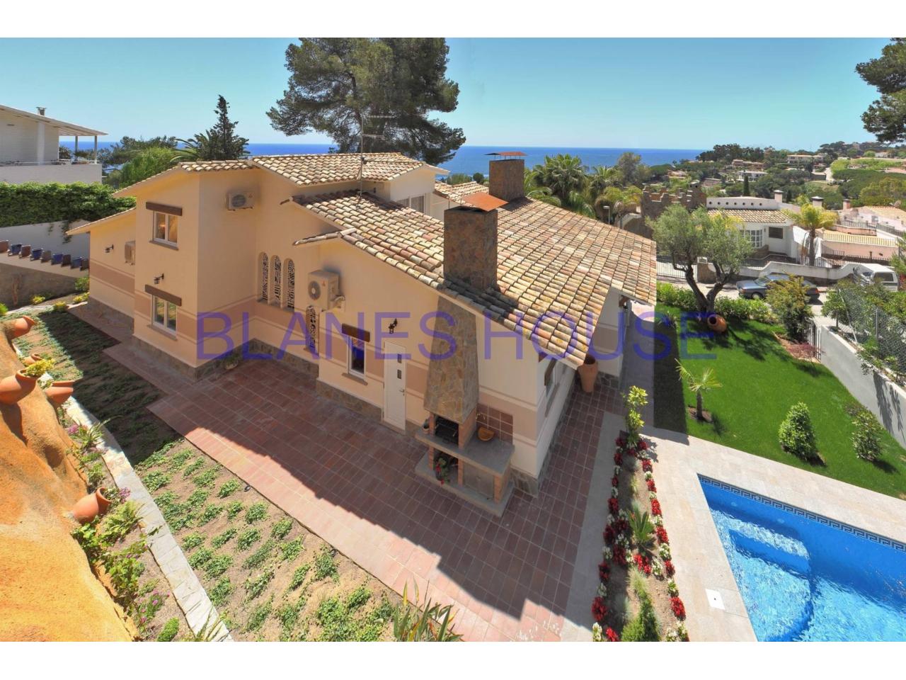 BLANES HOUSE Casa en venta en CALA SAN FRANCESC por 1.850.000 € 001901
