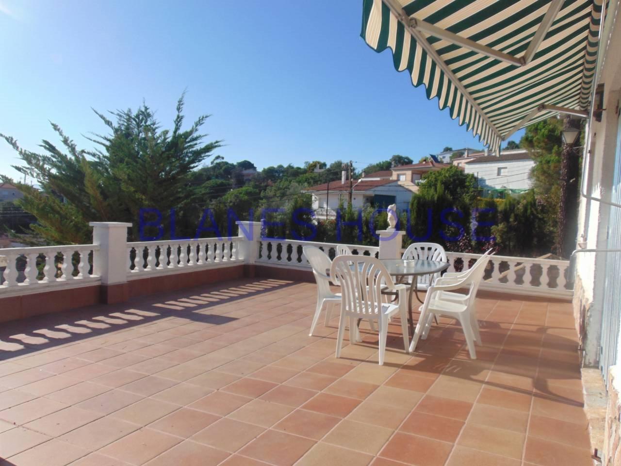 BLANES HOUSE - Casa en venta en CERCA COSTA BRAVA por 259.000 € - 002828