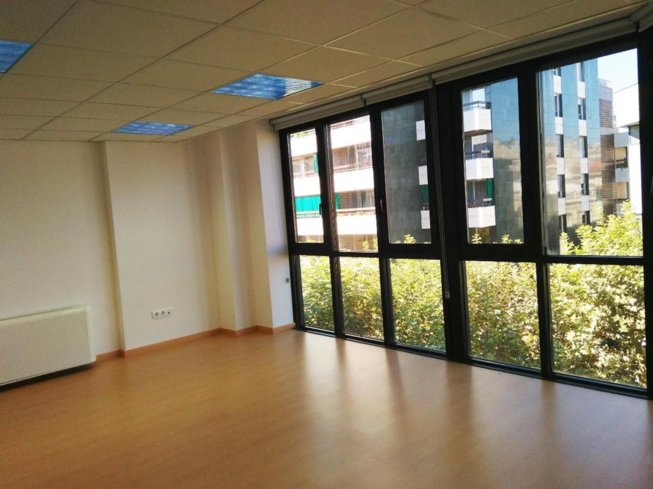 Oficina en PASSEIG (Manresa)