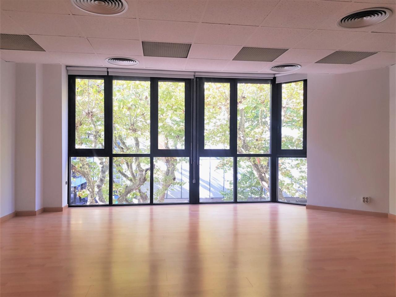 Oficina en PASSEIG (Manresa)