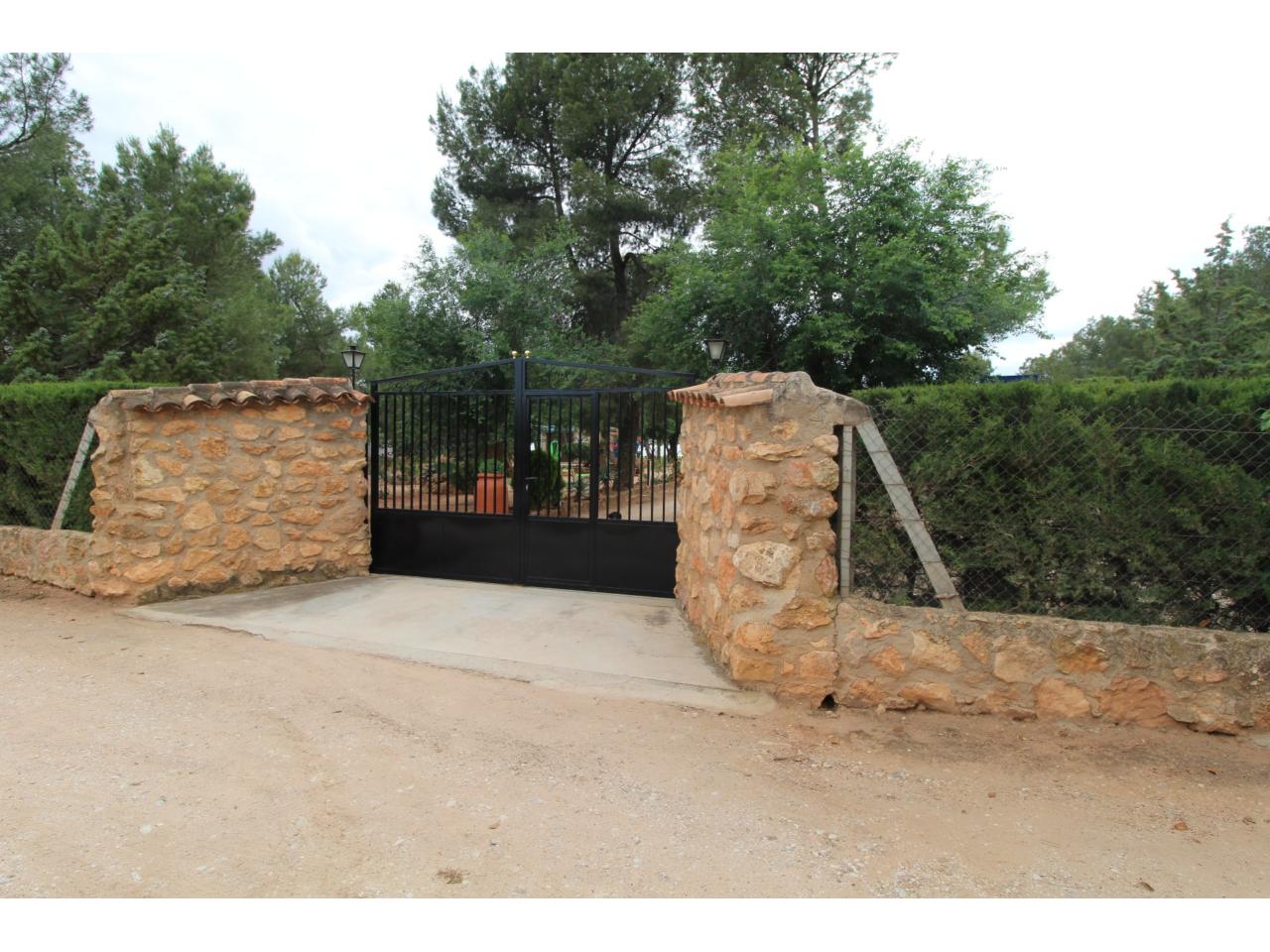 INMOBILIARIA CASAS & FINCAS Casa de campo en venta en Villarrobledo