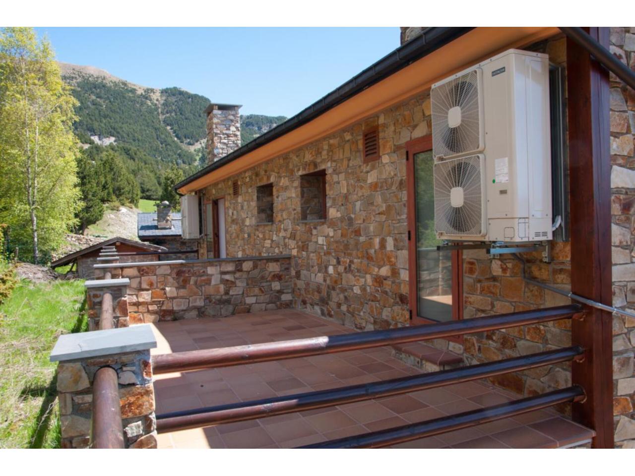 250-bedroom house for sale in El Forn, Canillo · 4 of 14