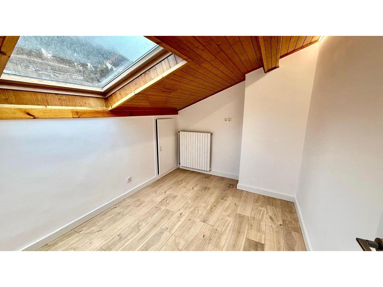 63-bedroom flat for sale in Encamp · 9 of 28