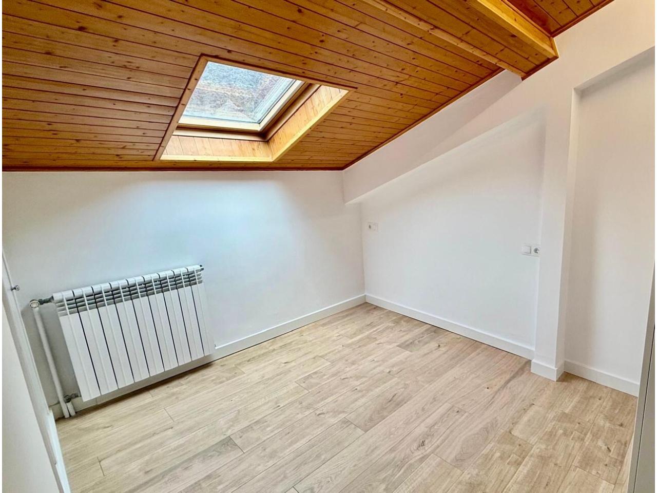 63-bedroom flat for sale in Encamp · 8 of 28