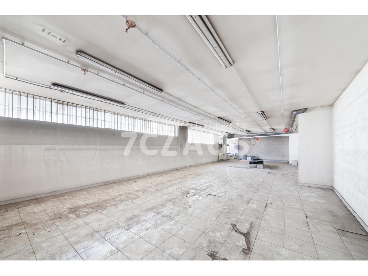 Local comercial de 1 habitaciones en alquiler en Andorra la Vella · 26 de 29