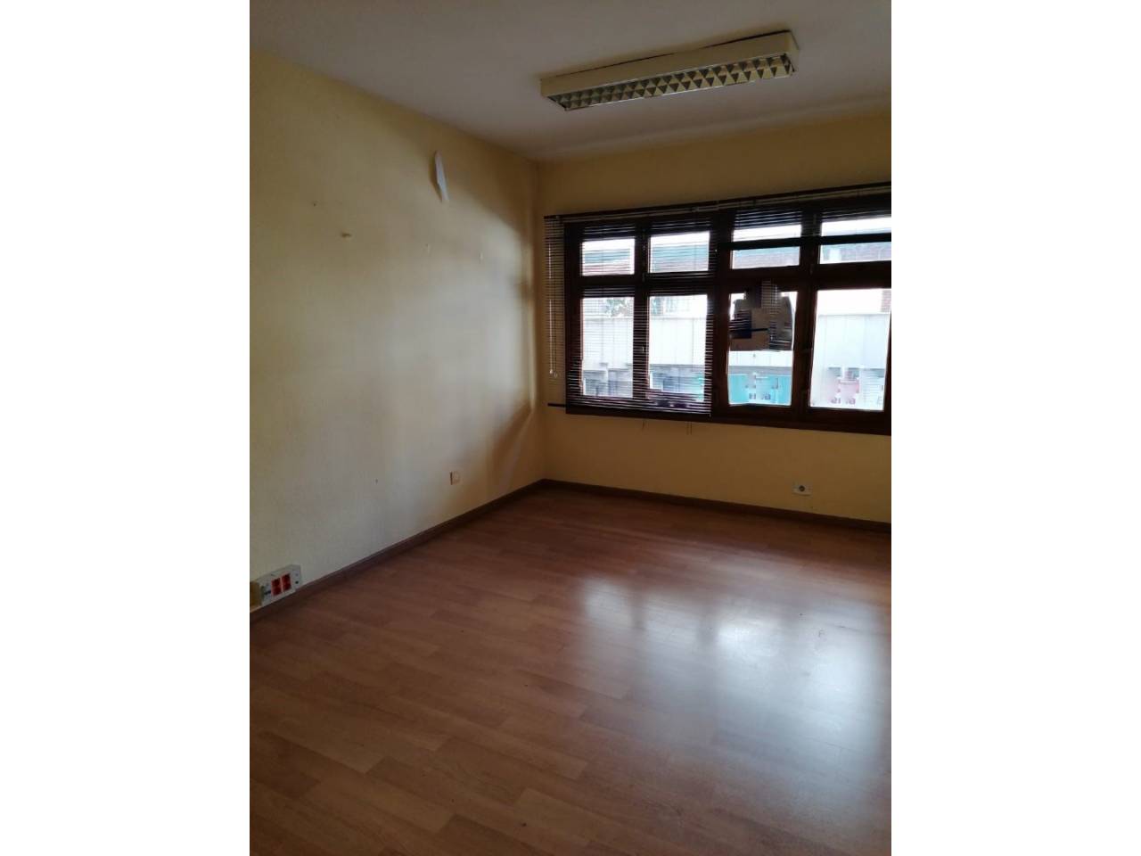 locales-comerciales en merida · casco-historico 300000.00€