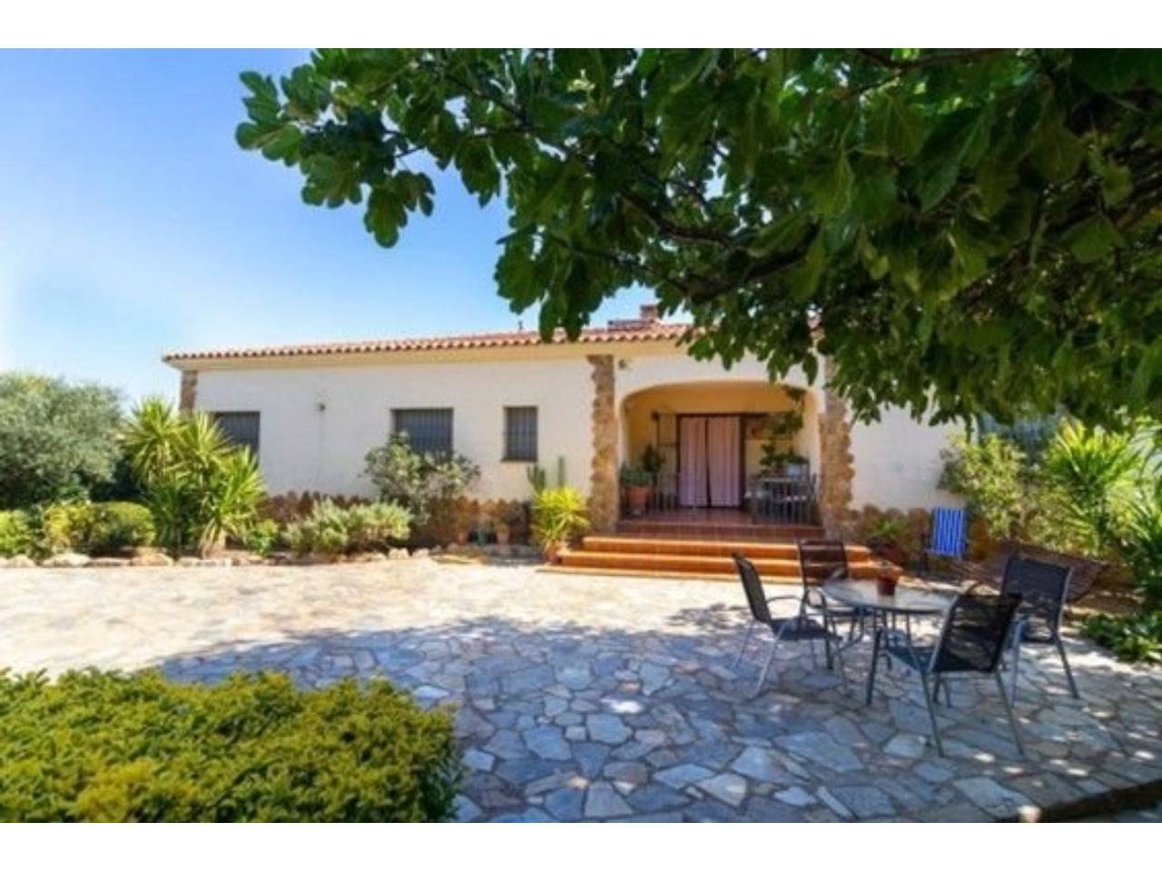 finca-rustica en almendral · almendral 350000.00€