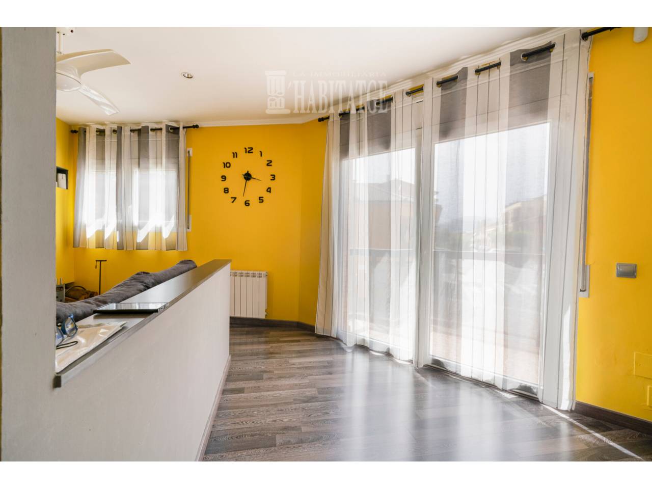 Casa EN VENTA a TORELLÓ