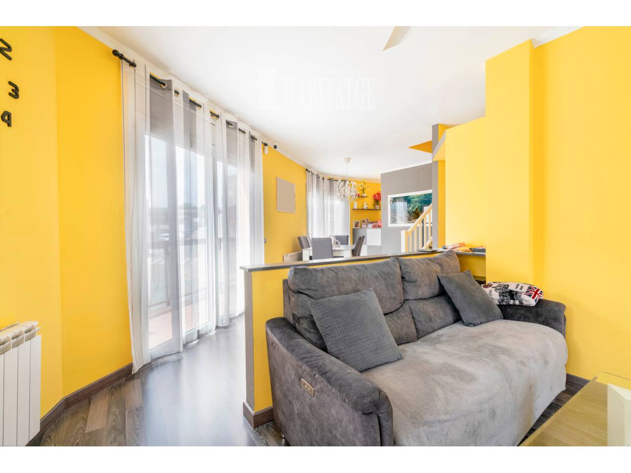 Casa EN VENTA a TORELLÓ