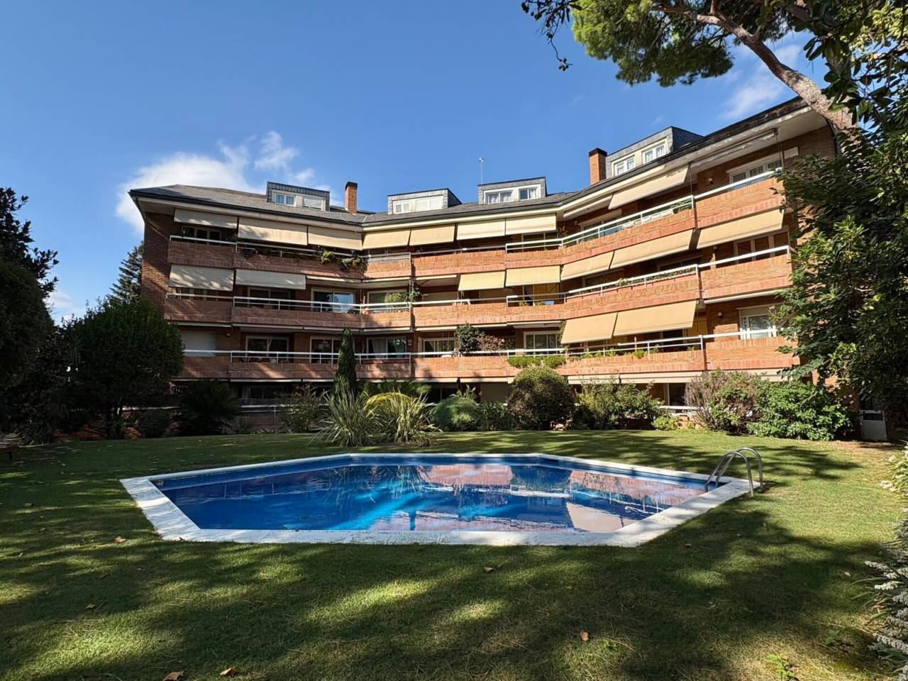 duplex en sant-cugat-del-valles · l'eixample-torreblanca 1300000.00€