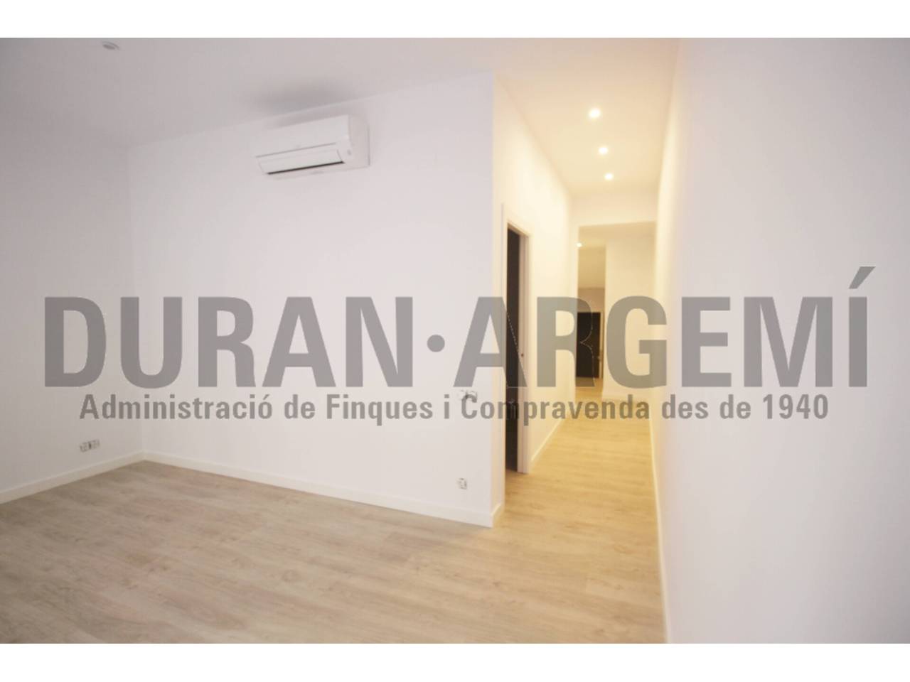 DESPATX EN LLOGUER A ESTRENAR AL CENTRE DE TERRASSA 