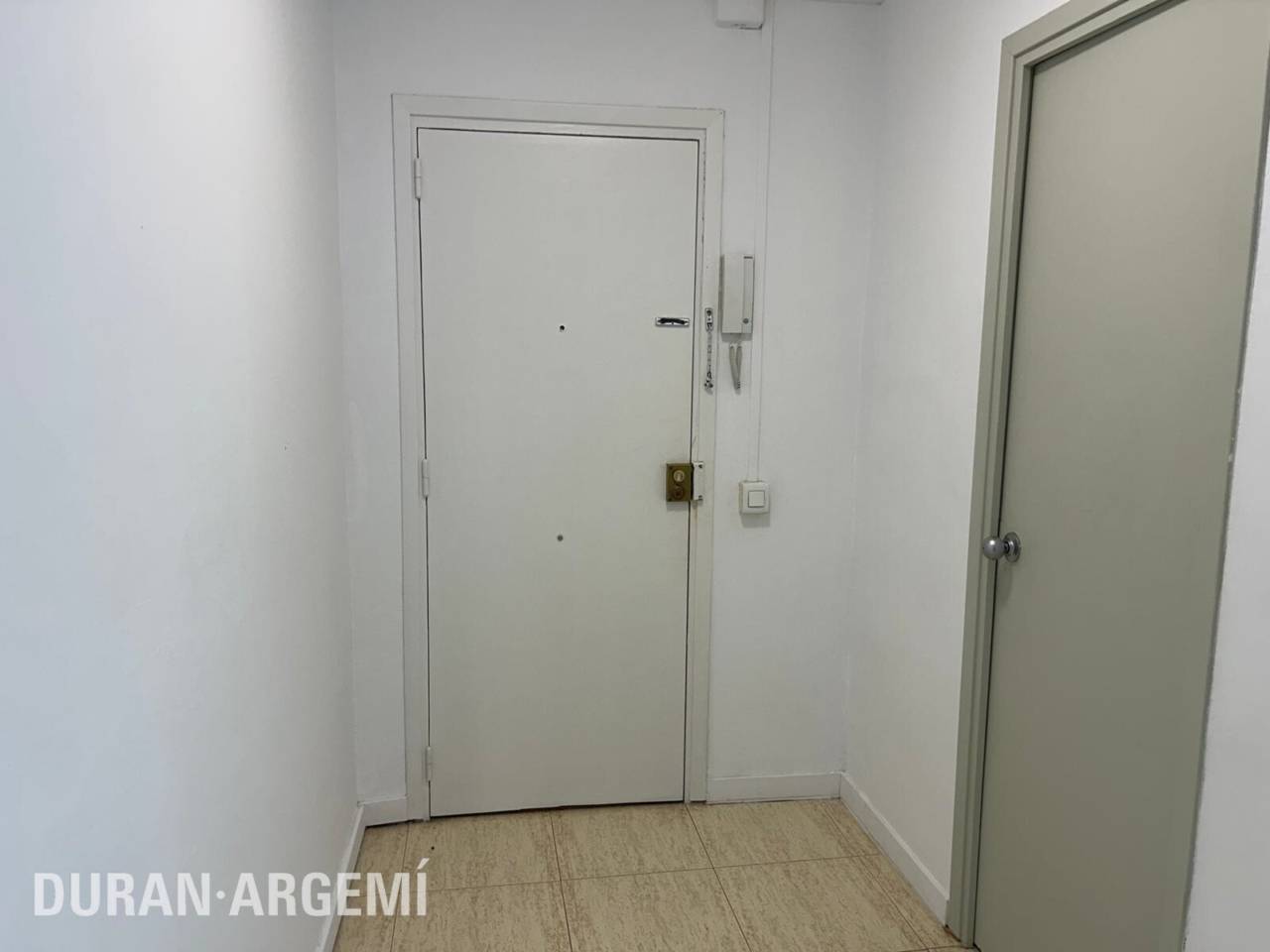 OFICINA DE LLOGUER AL CENTRE
