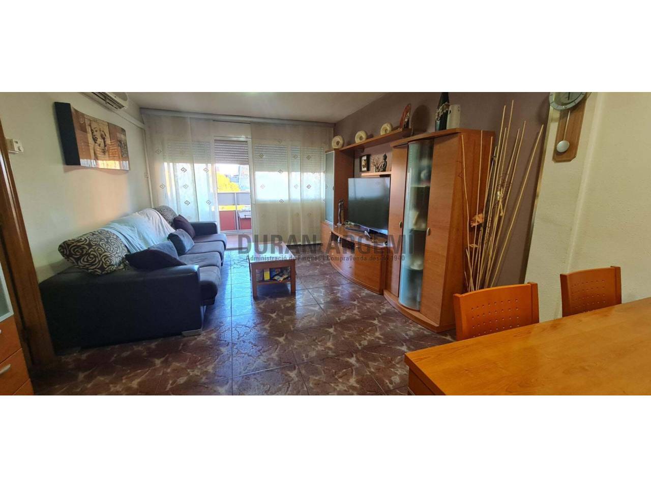 PISO DE 3 HABITACIONES A 1 MINUTO DEL PARQUE DE VALLPARADIS 