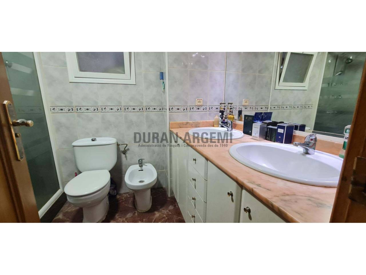 PISO DE 3 HABITACIONES A 1 MINUTO DEL PARQUE DE VALLPARADIS 