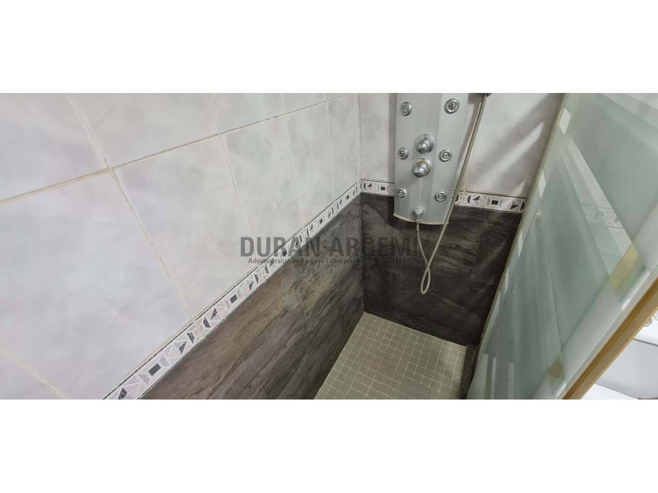 PISO DE 3 HABITACIONES A 1 MINUTO DEL PARQUE DE VALLPARADIS 