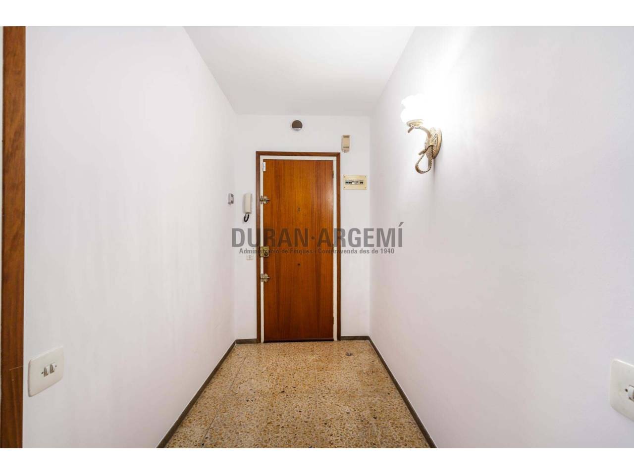 PISO CON AMPLIA TERRAZA EN ZONA CAN PALET