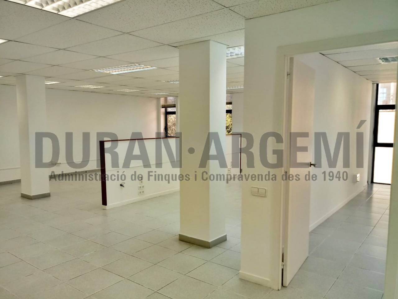 CENTRO - Despacho  de  100 m²