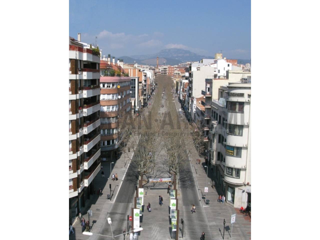  Local en Venda al Centre