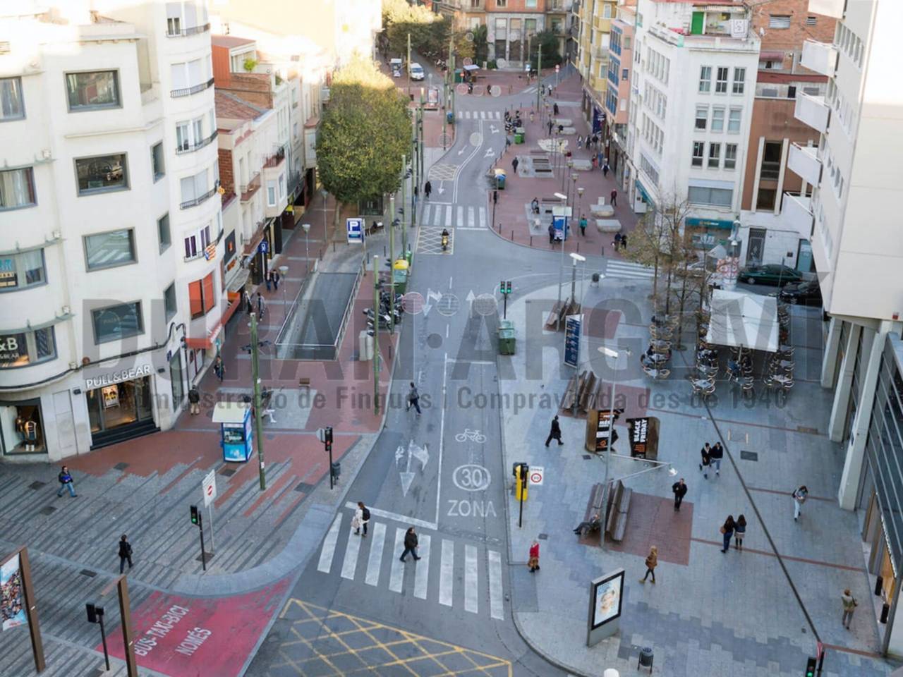  Local en Venda al Centre