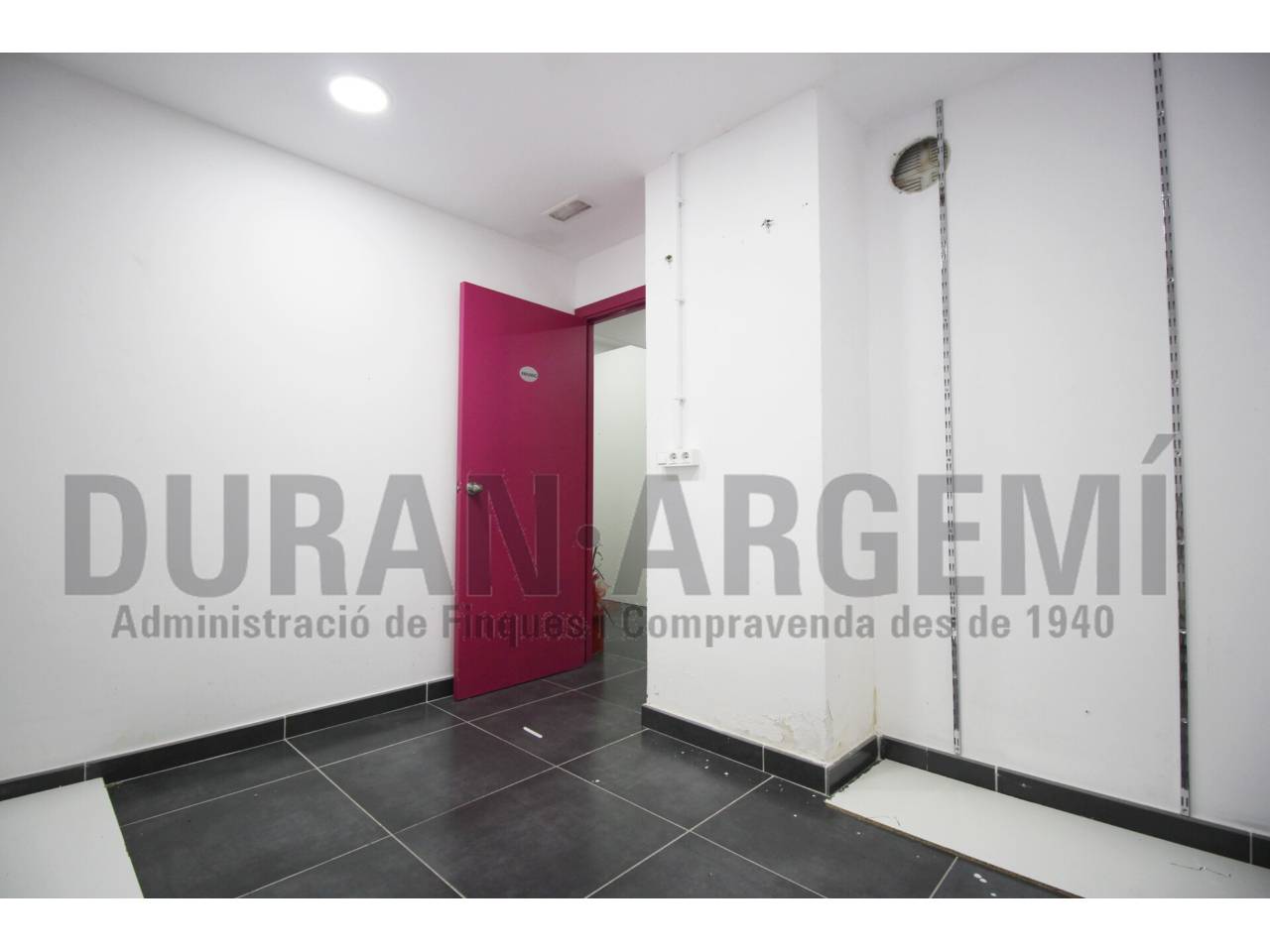 LOCAL DE LLOGUER AL CENTRE DE TERRASSA 