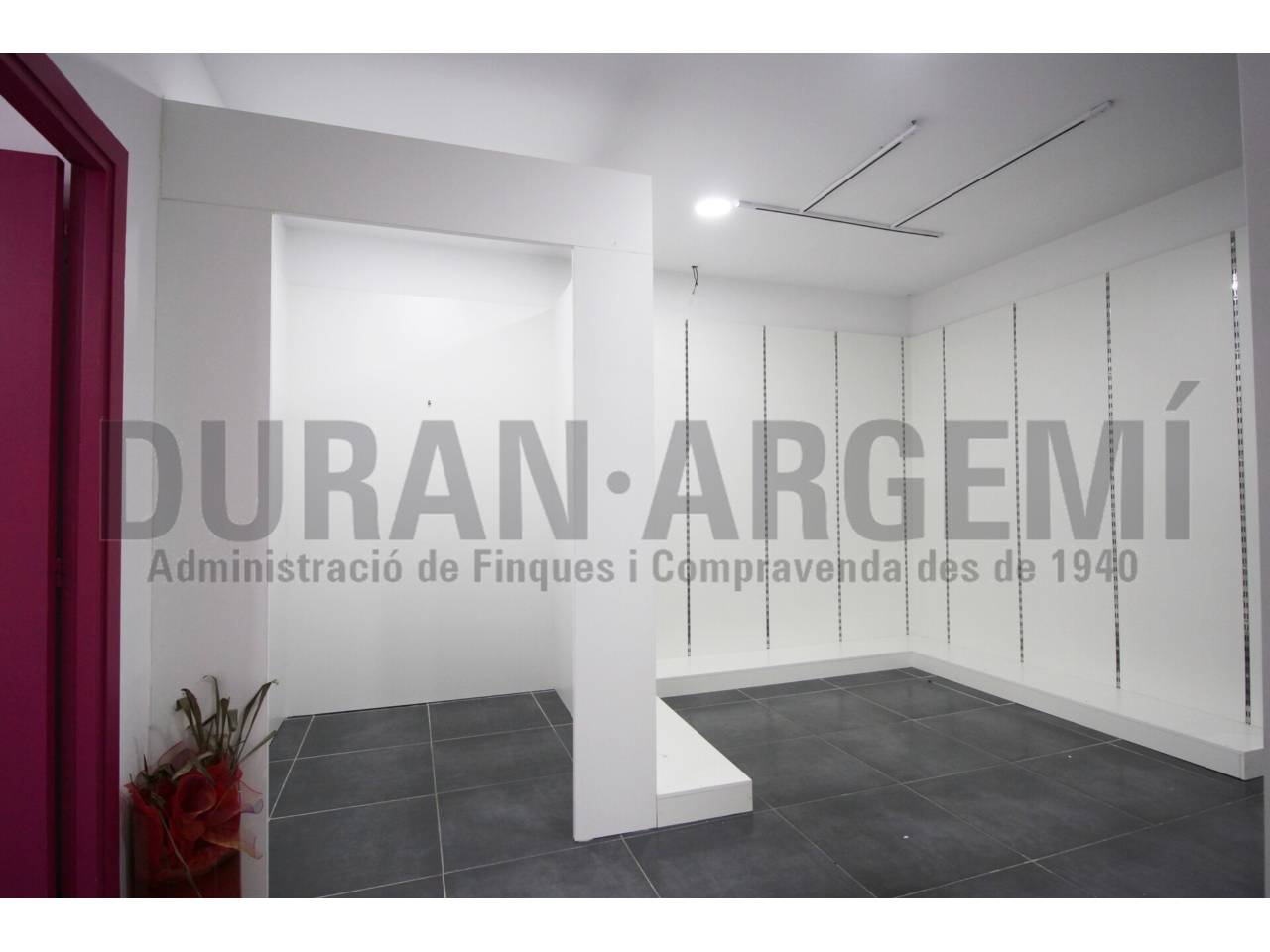 LOCAL DE LLOGUER AL CENTRE DE TERRASSA 