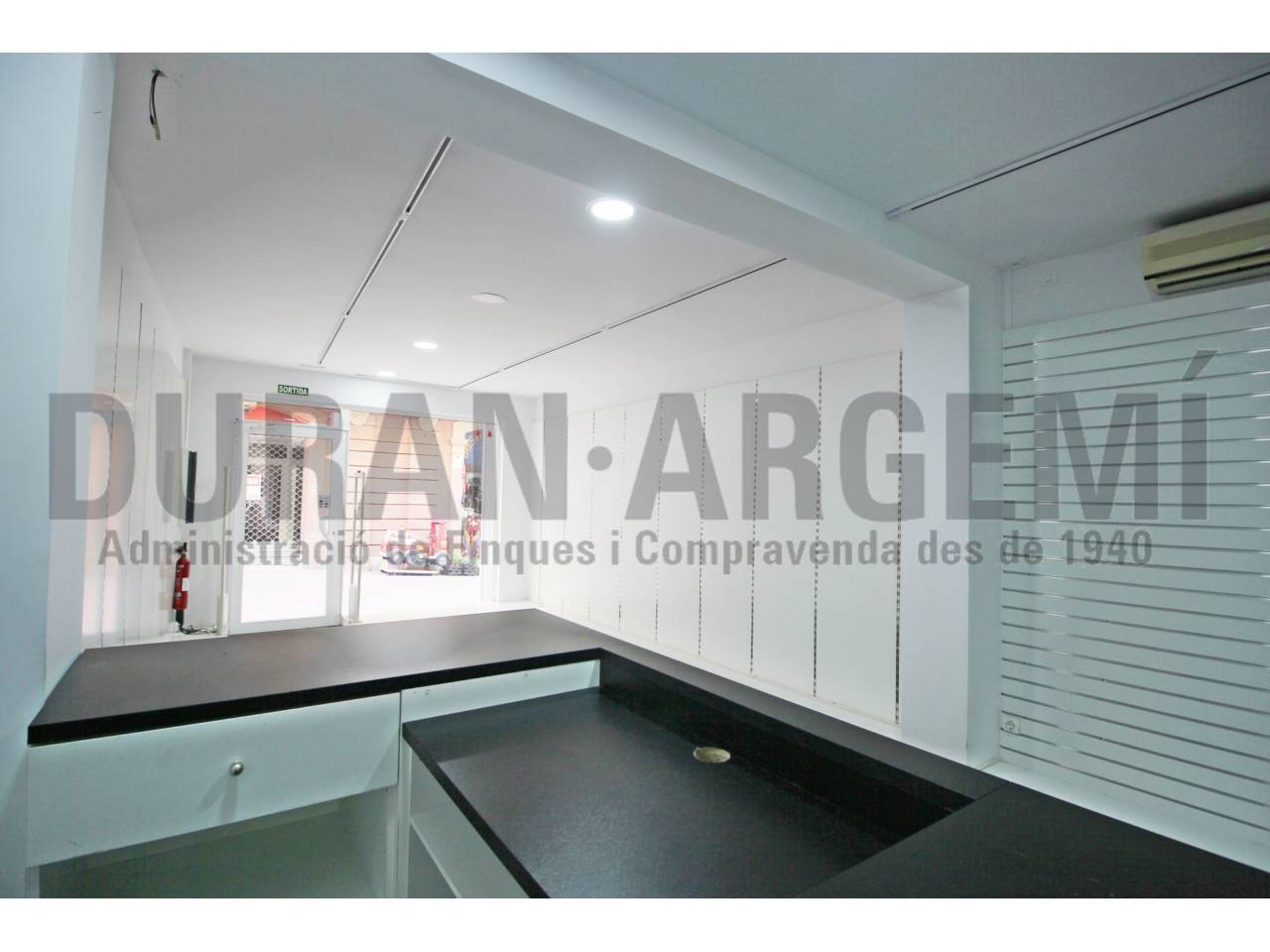 LOCAL DE LLOGUER AL CENTRE DE TERRASSA 